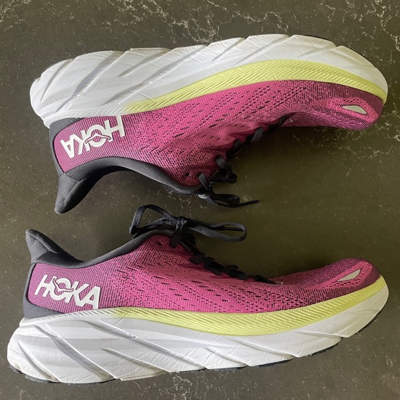 Hoka Women's Clifton 8 Shoes - Picture 2 of 9